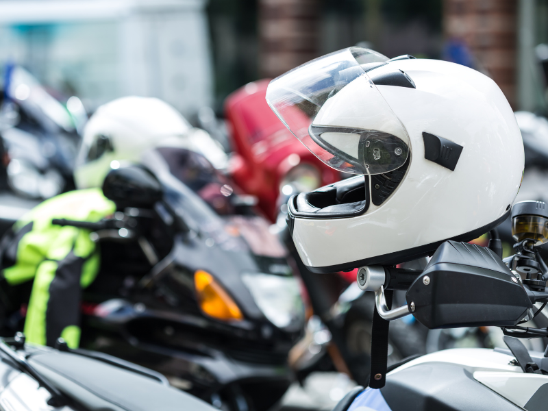 pode usar capacete aberto na rodovia para viajar