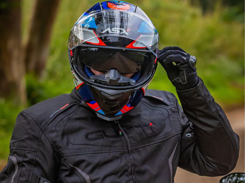 dicas de segurança para motociclistas na estrada