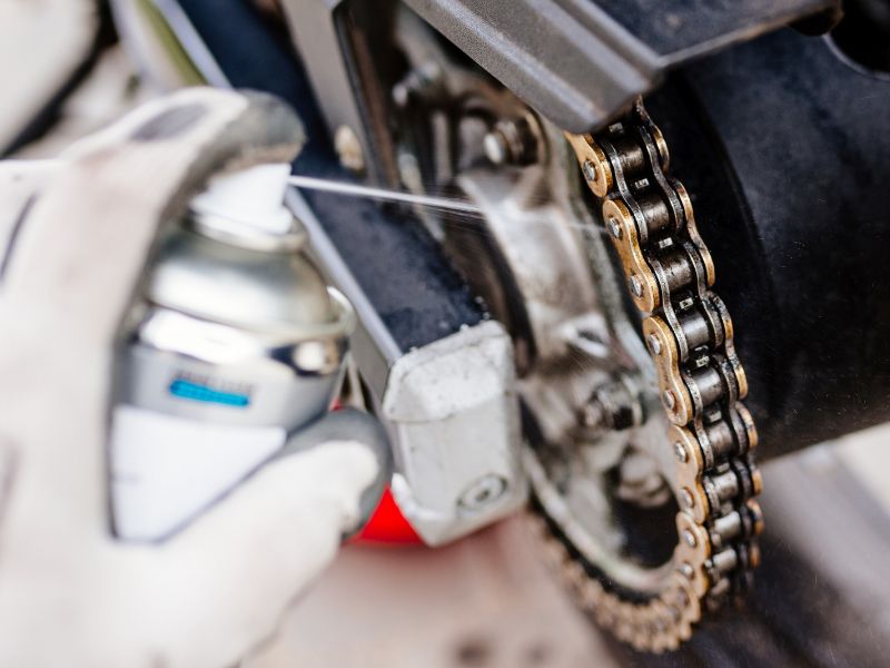 como economizar gasolina na moto de alta cilindrada